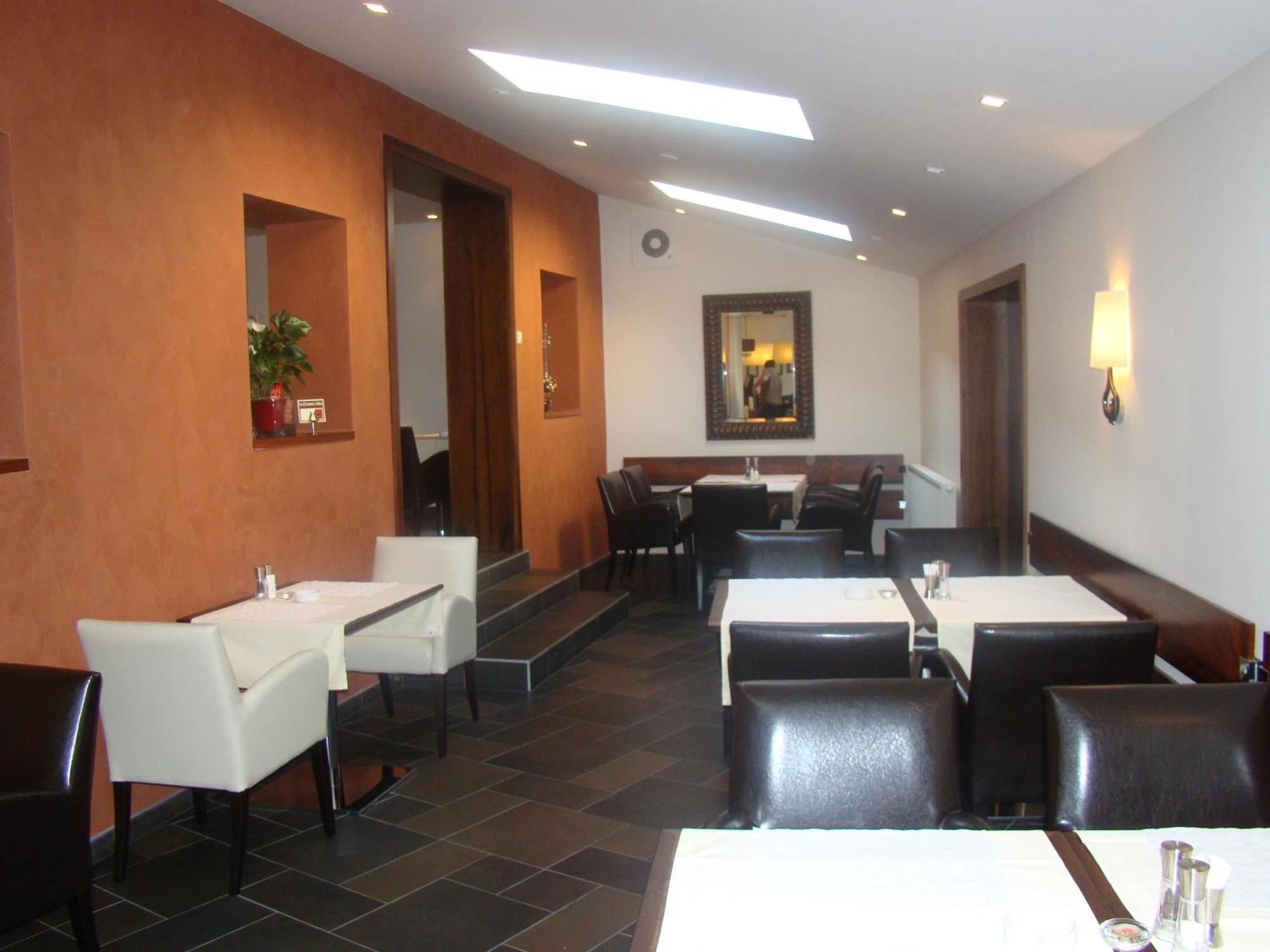 Trenčín 皇家宾馆酒店 外观 照片